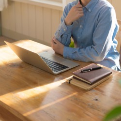 社員の在宅勤務に必要な雇用契約と、おさえておくべきポイント。