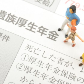 労災認定を受けた場合。労働者が受取れる金額と会社が支払う可能性がある金額は?