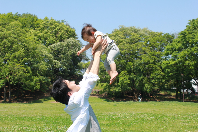 男性社員の育児休業を促進することのメリットとは? - 社会保険労務士法人アールワン | 東京都千代田区